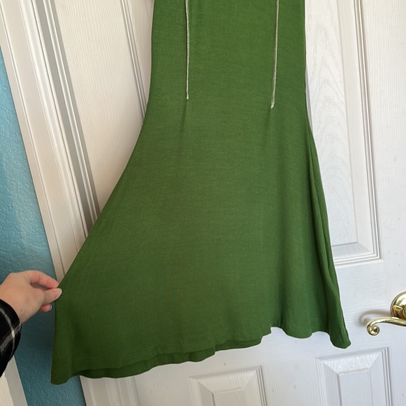 NWT Urban Outfitters green dress with cut out back, women’s small (S) - Picture 5 of 7